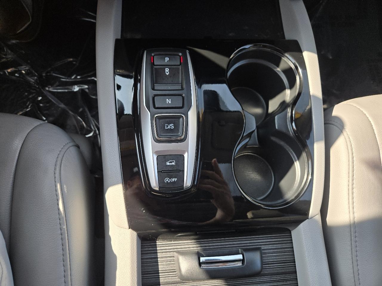 Honda Pilot AWD 4dr Touring w/RES & Navi 2016