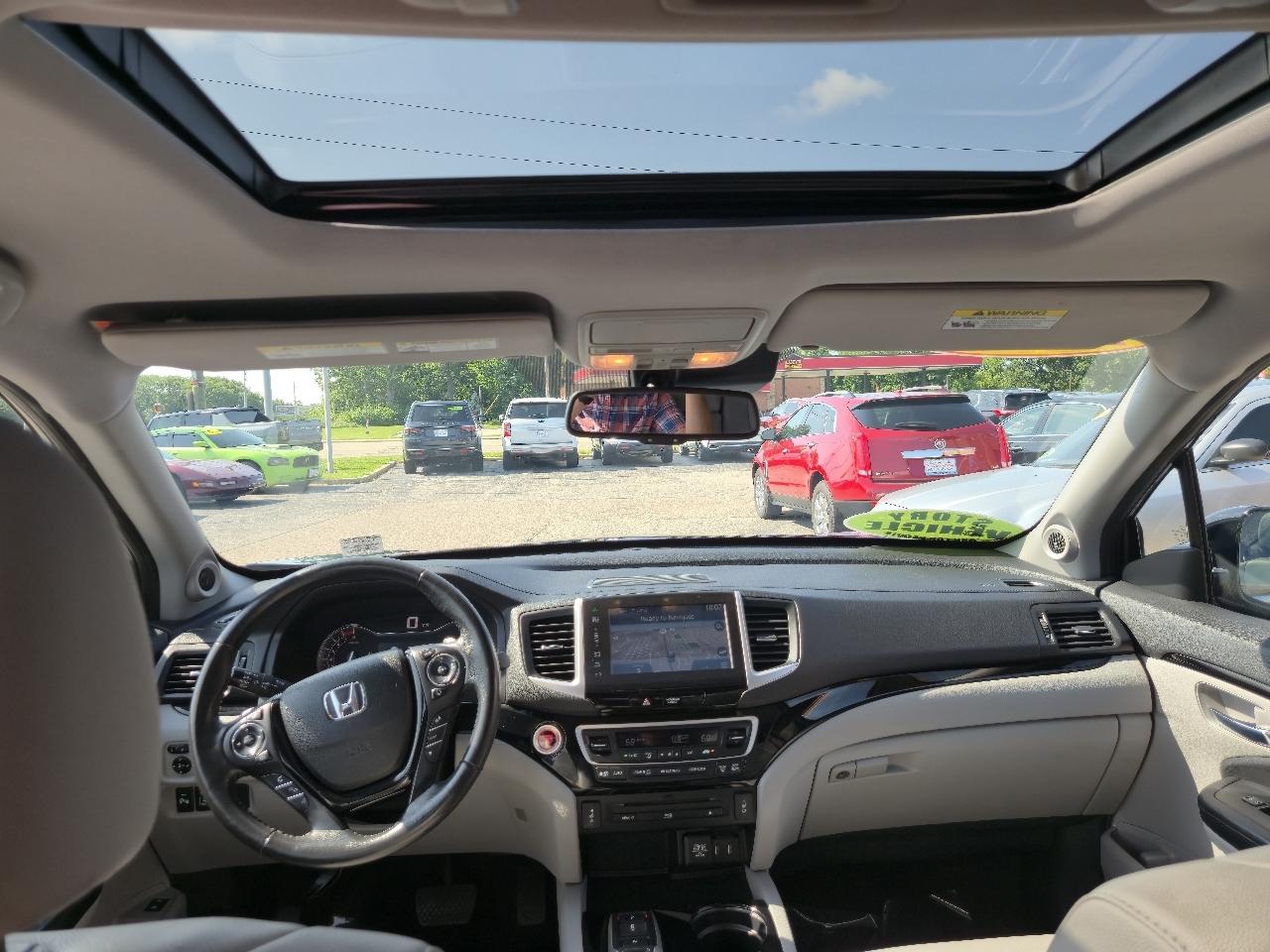 Honda Pilot AWD 4dr Touring w/RES & Navi 2016