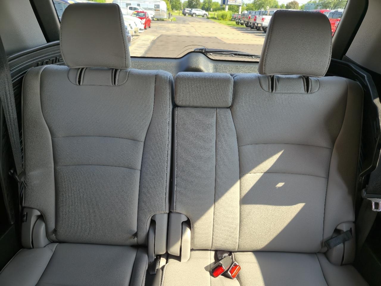 Honda Pilot AWD 4dr Touring w/RES & Navi 2016