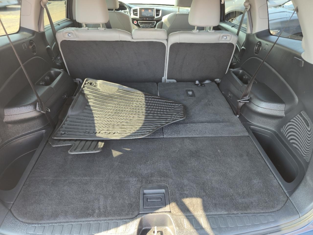 Honda Pilot AWD 4dr Touring w/RES & Navi 2016