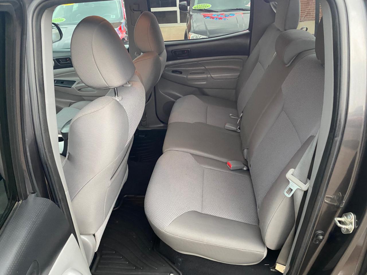 Toyota Tacoma 4WD Double Cab V6 MT (Natl) 2014