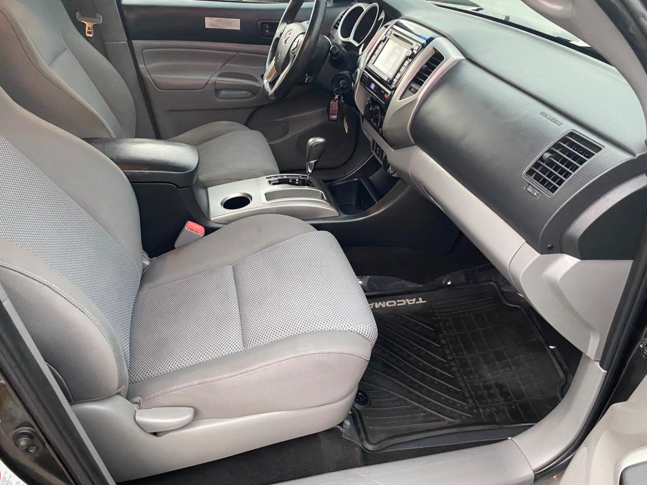 Toyota Tacoma 4WD Double Cab V6 MT (Natl) 2014