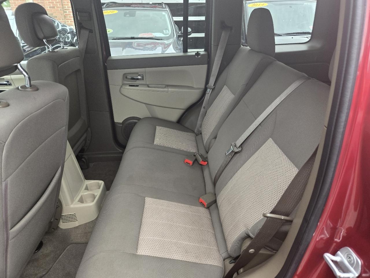 Jeep Liberty 4WD 4dr Sport 2011