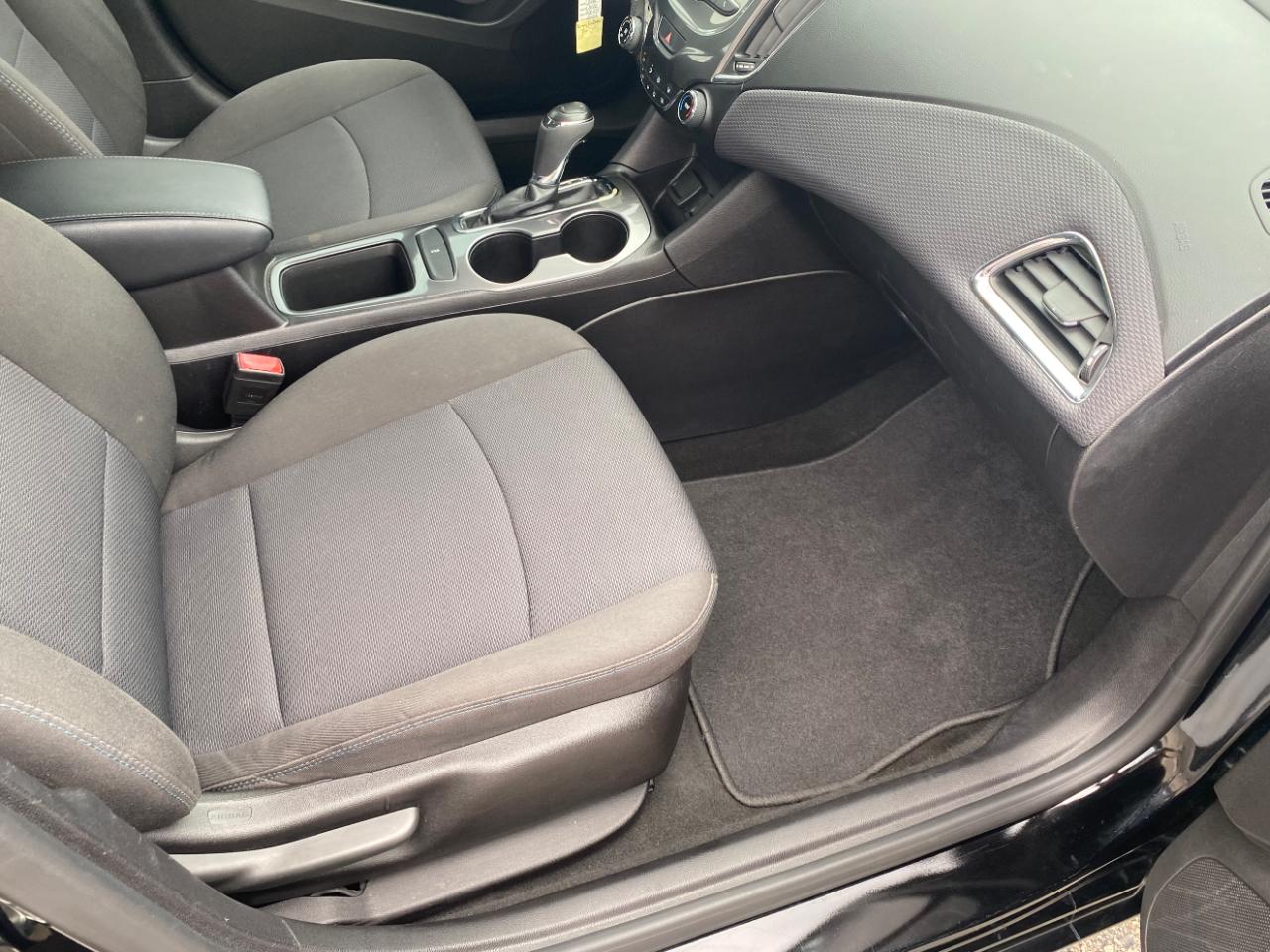 Chevrolet Cruze 4dr Sdn 1.4L LT w/1SD 2017