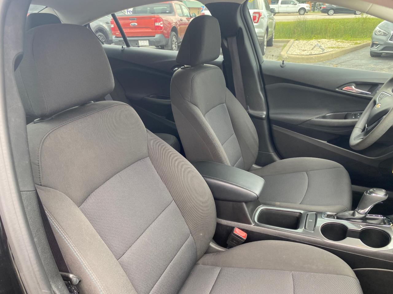 Chevrolet Cruze 4dr Sdn 1.4L LT w/1SD 2017