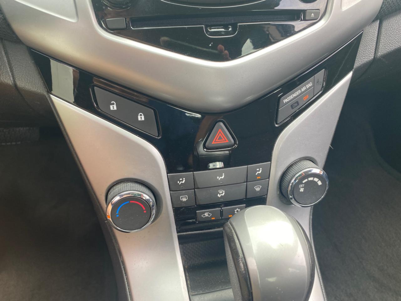 Chevrolet Cruze 4dr Sdn LT w/1LT 2012