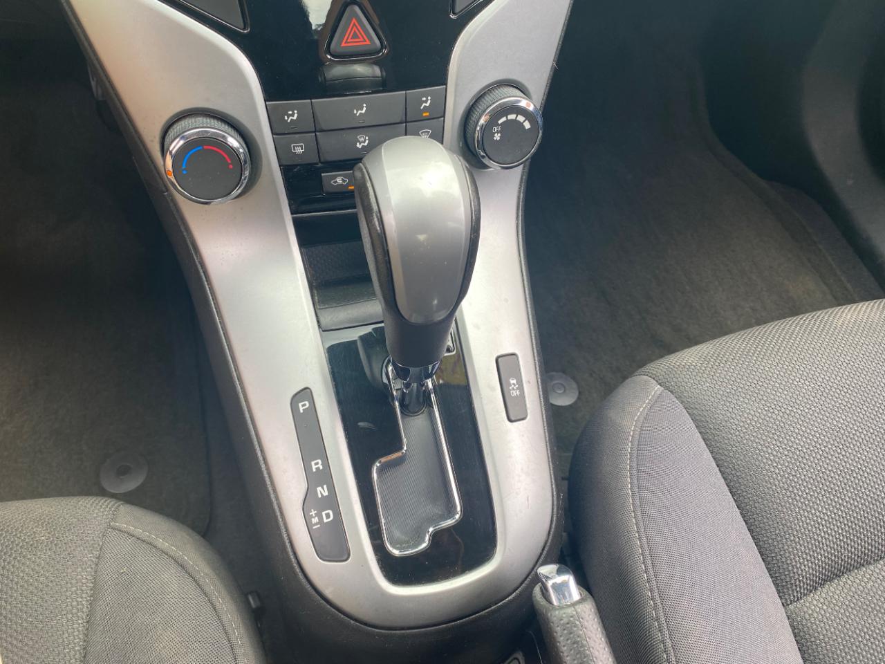 Chevrolet Cruze 4dr Sdn LT w/1LT 2012