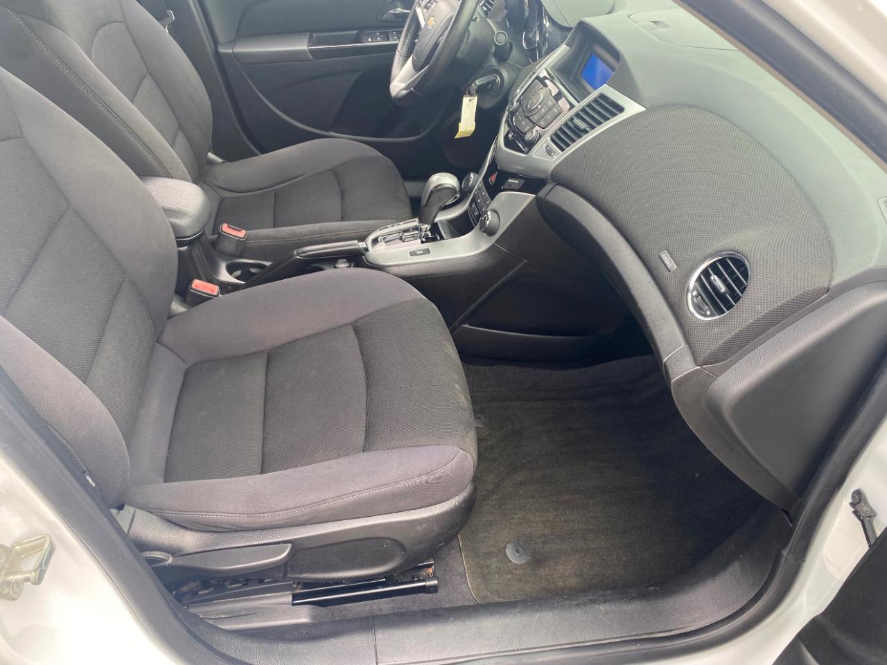 Chevrolet Cruze 4dr Sdn LT w/1LT 2012
