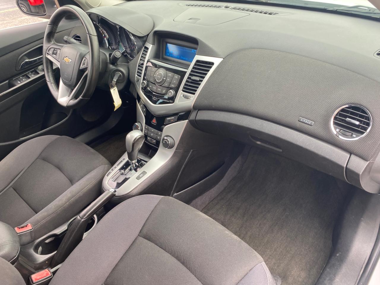 Chevrolet Cruze 4dr Sdn LT w/1LT 2012