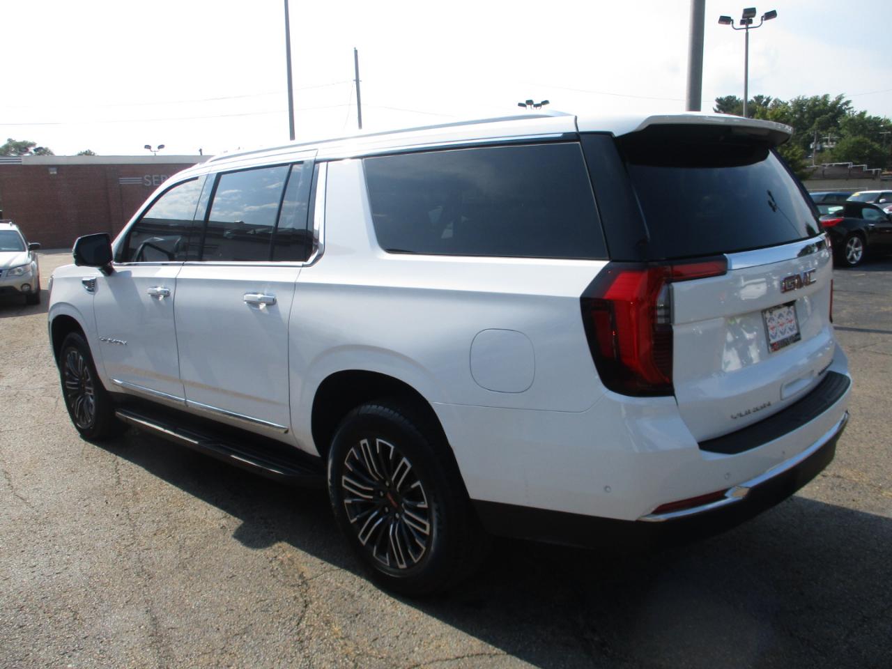 GMC Yukon XL 4WD 4dr Elevation 2025