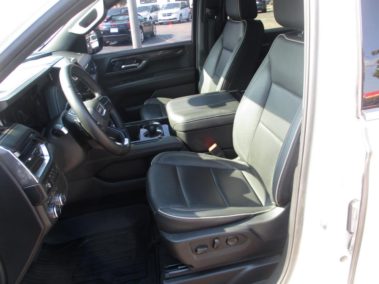 GMC Yukon XL 4WD 4dr Elevation 2025