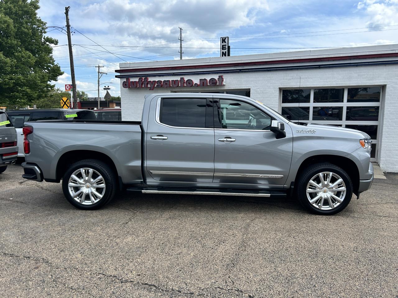 Chevrolet Silverado 1500 4WD Crew Cab 147" High Country 2024