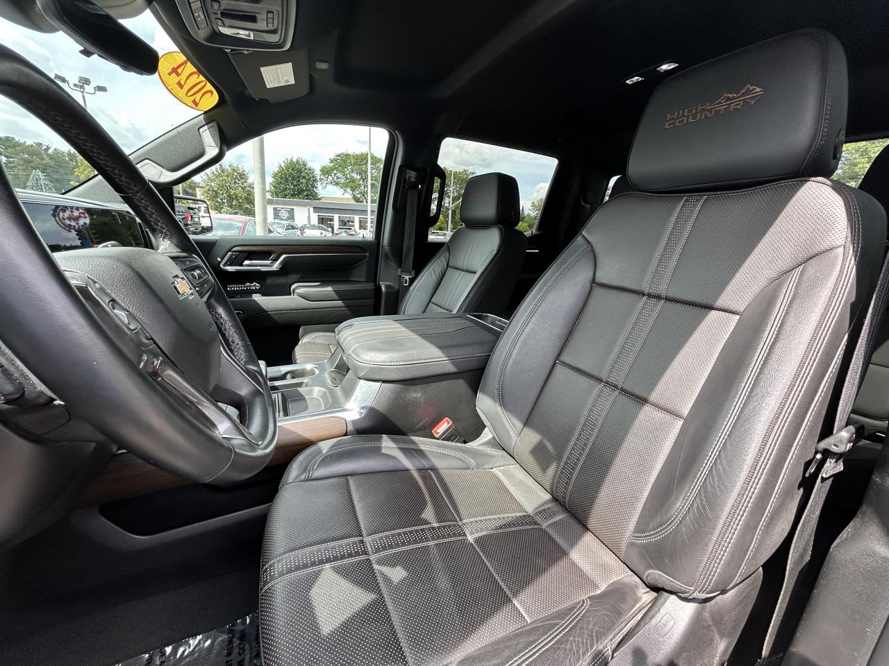 Chevrolet Silverado 1500 4WD Crew Cab 147" High Country 2024