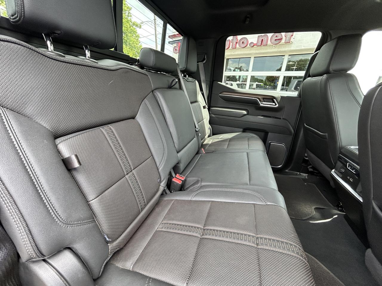 Chevrolet Silverado 1500 4WD Crew Cab 147" High Country 2024