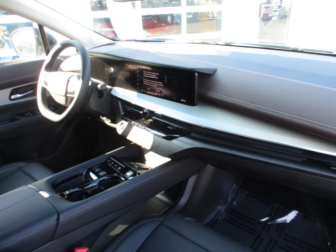 Nissan Murano AWD Platinum *Ltd Avail* 2026