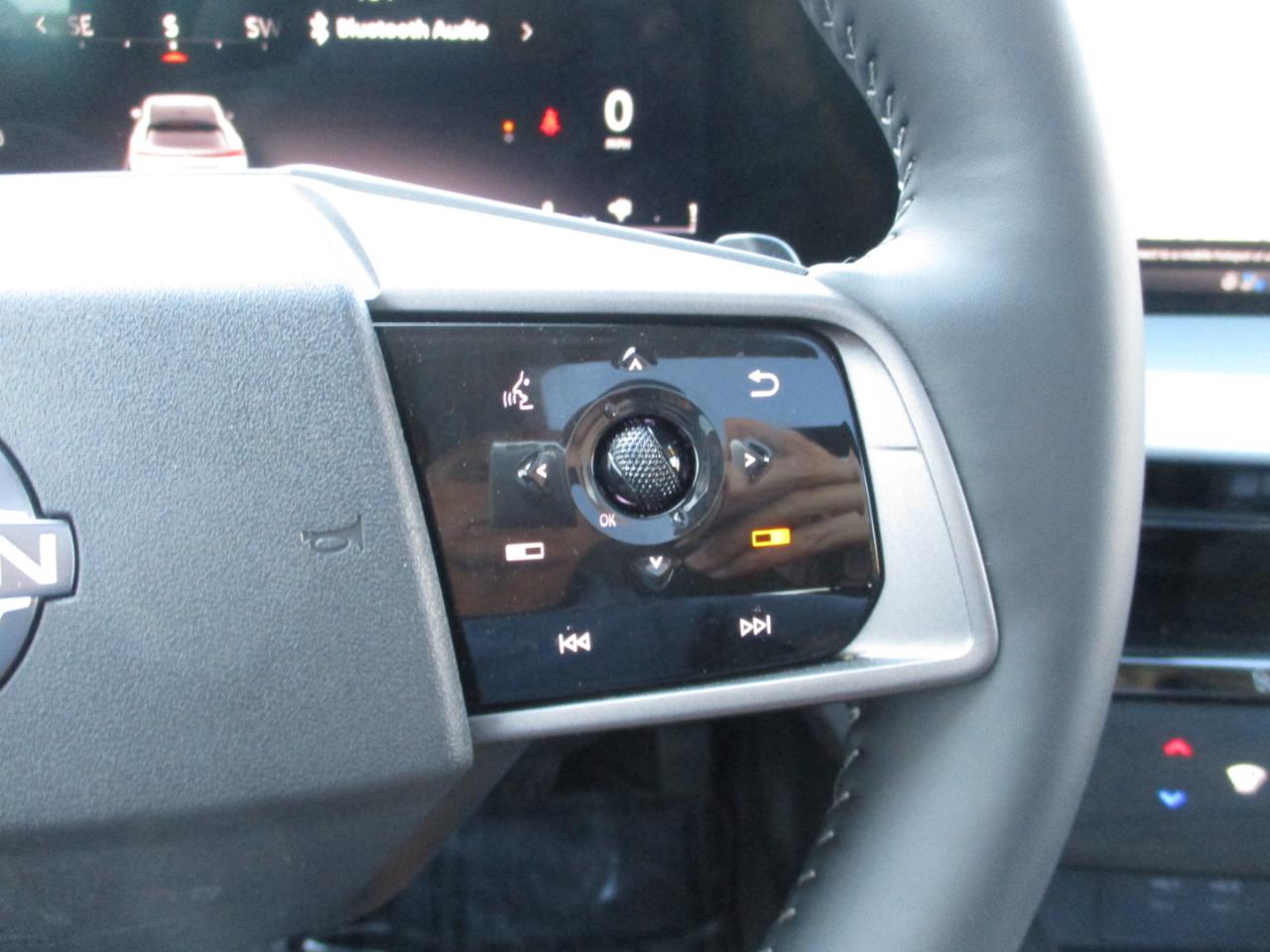 Nissan Murano AWD Platinum *Ltd Avail* 2026