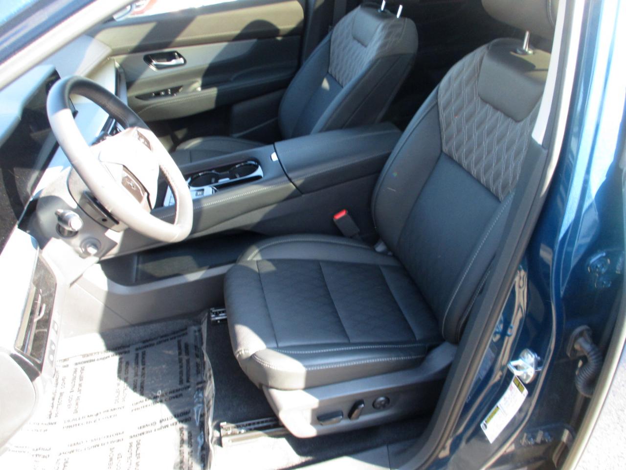 Nissan Murano AWD Platinum *Ltd Avail* 2026