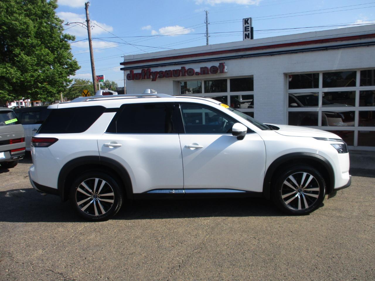 Nissan Pathfinder Platinum 4WD 2025