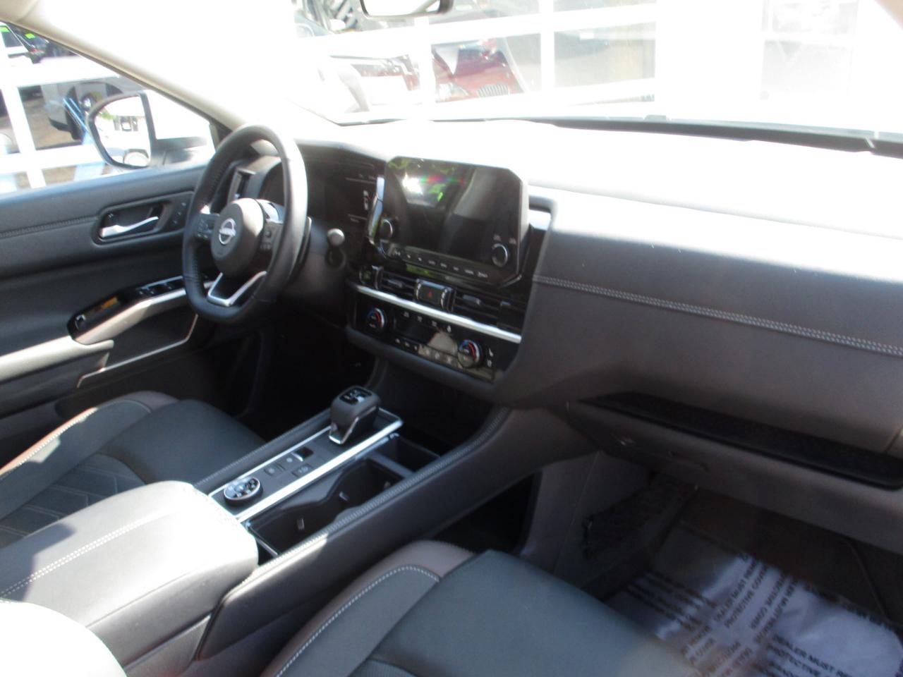Nissan Pathfinder Platinum 4WD 2025