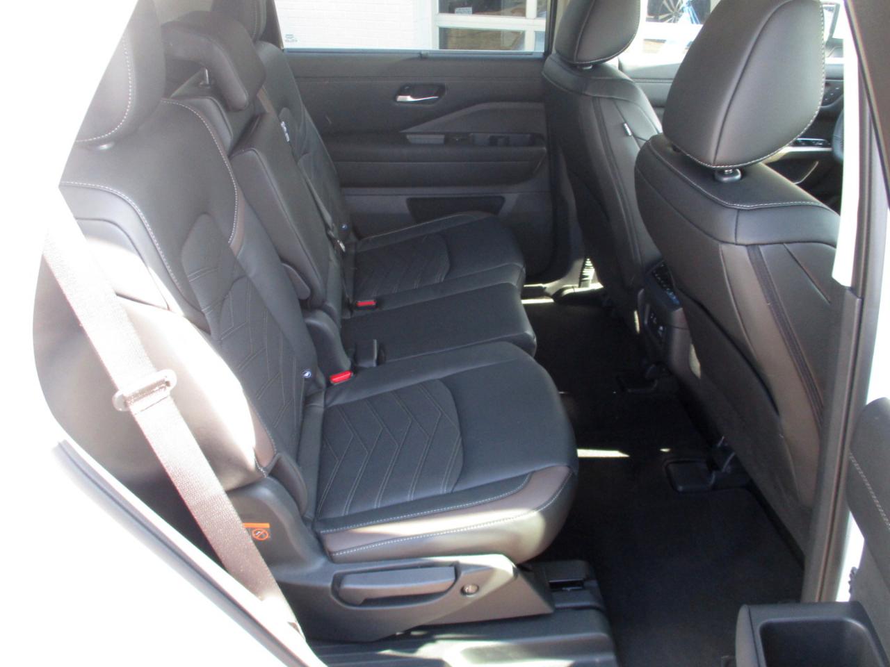 Nissan Pathfinder Platinum 4WD 2025