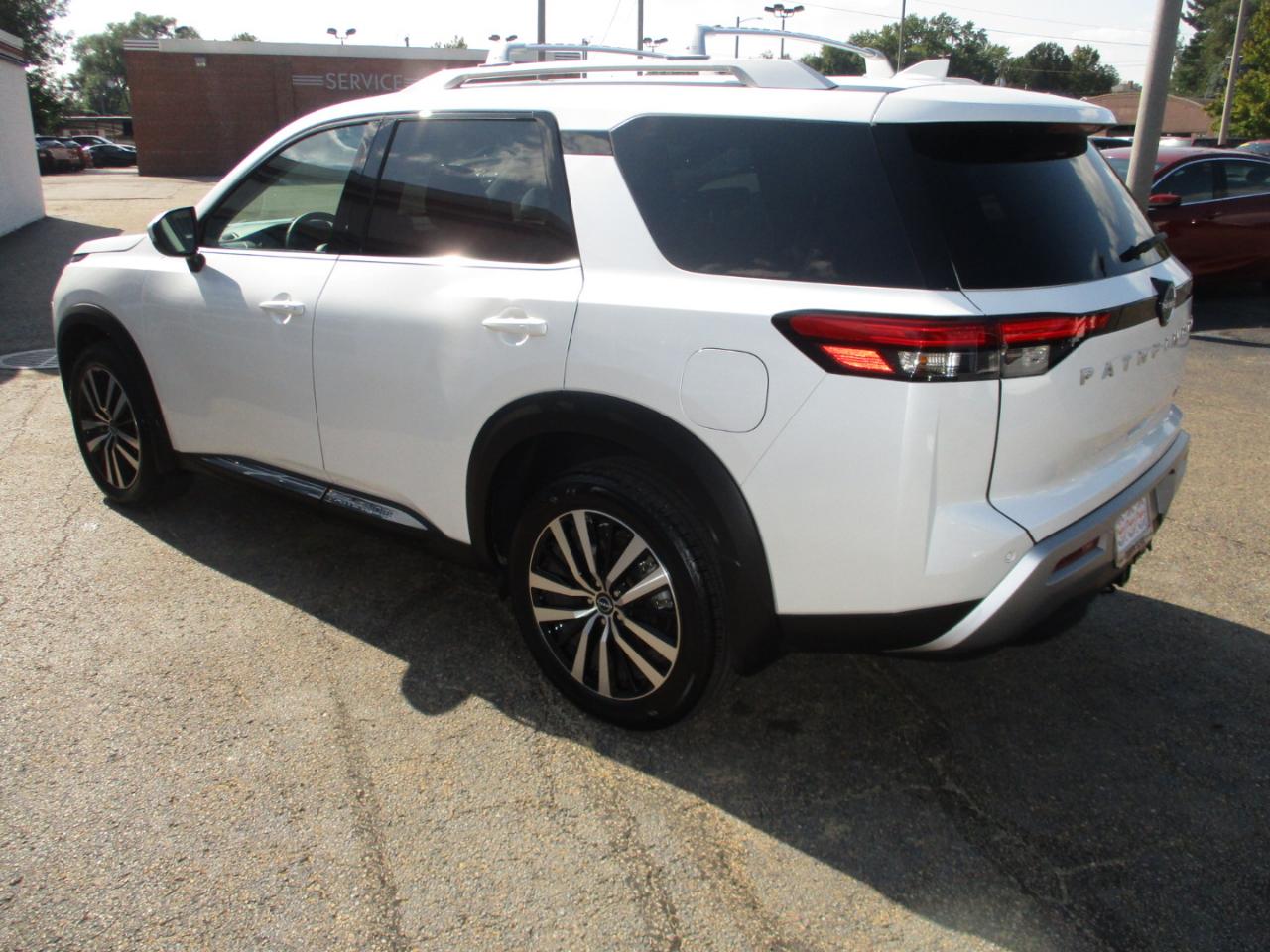 Nissan Pathfinder Platinum 4WD 2025