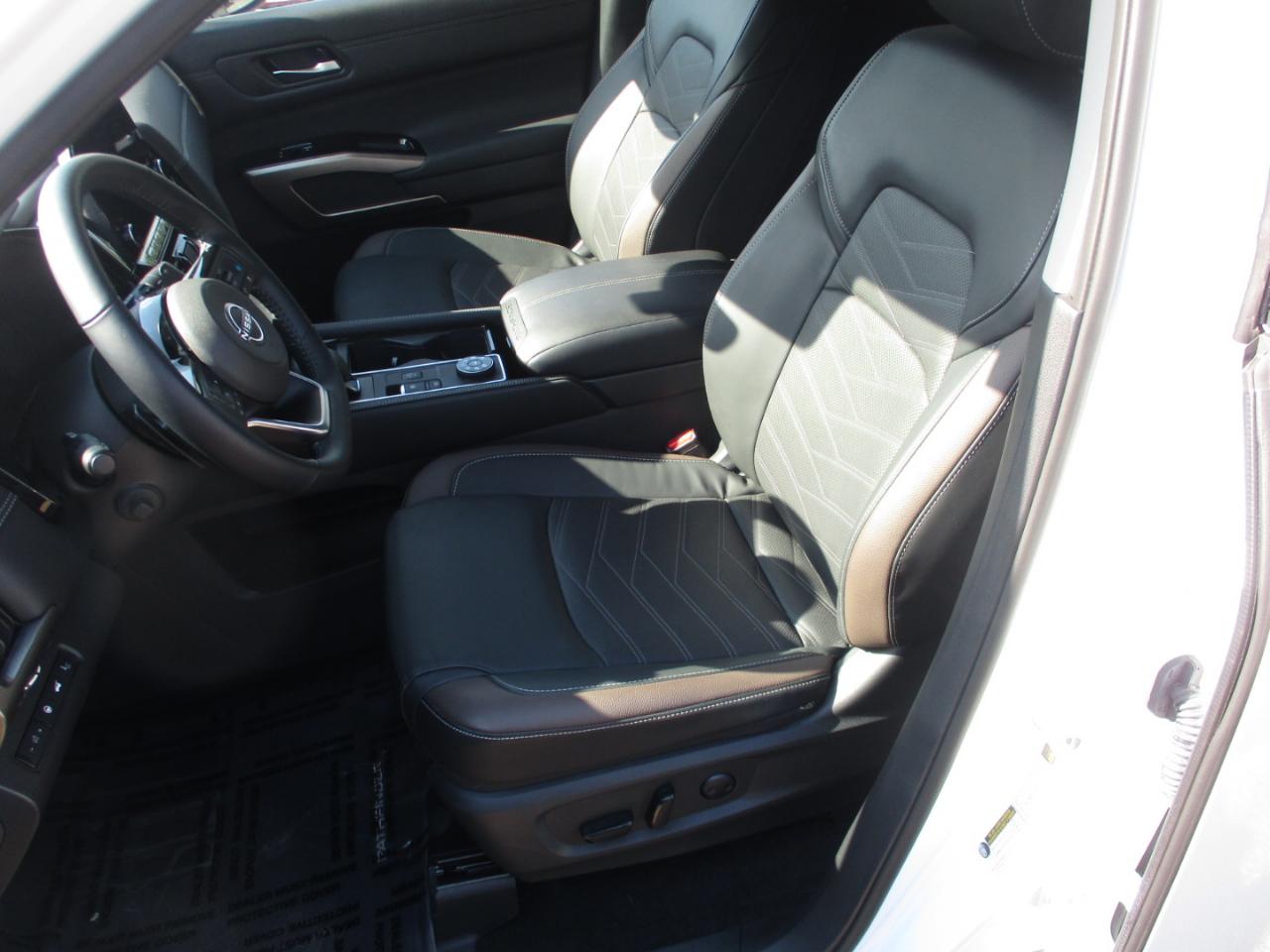 Nissan Pathfinder Platinum 4WD 2025