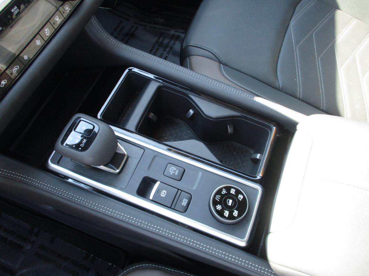 Nissan Pathfinder Platinum 4WD 2025