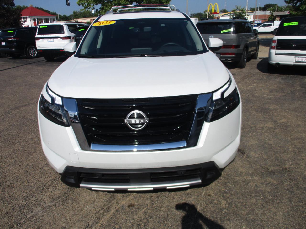 Nissan Pathfinder Platinum 4WD 2025