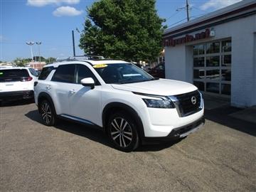 2025 Nissan Pathfinder Platinum 4WD