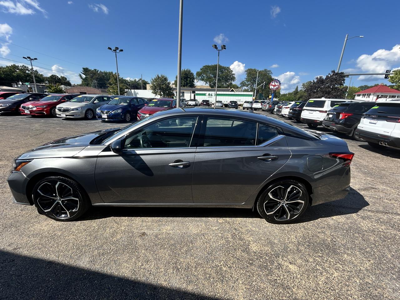 Nissan Altima SR FWD 2025