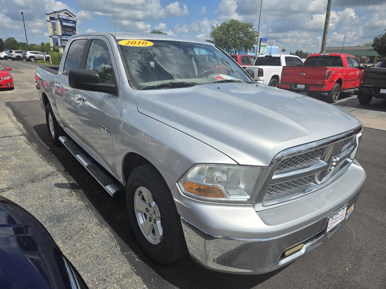 Dodge Ram 1500 2WD Crew Cab 140.5" SLT 2010