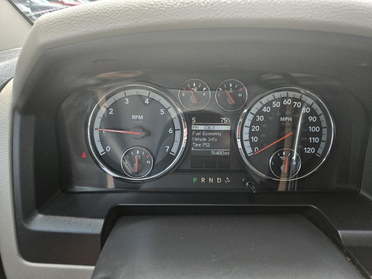 Dodge Ram 1500 2WD Crew Cab 140.5" SLT 2010