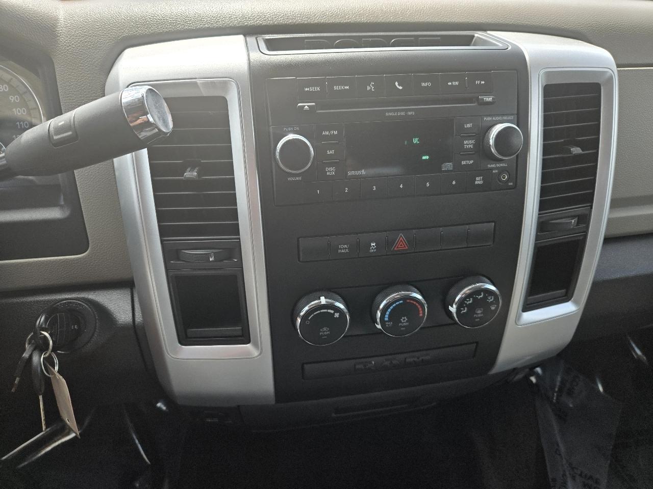 Dodge Ram 1500 2WD Crew Cab 140.5" SLT 2010