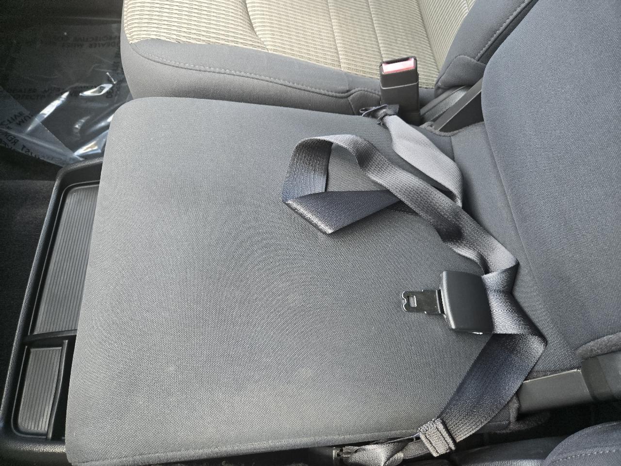 Dodge Ram 1500 2WD Crew Cab 140.5" SLT 2010