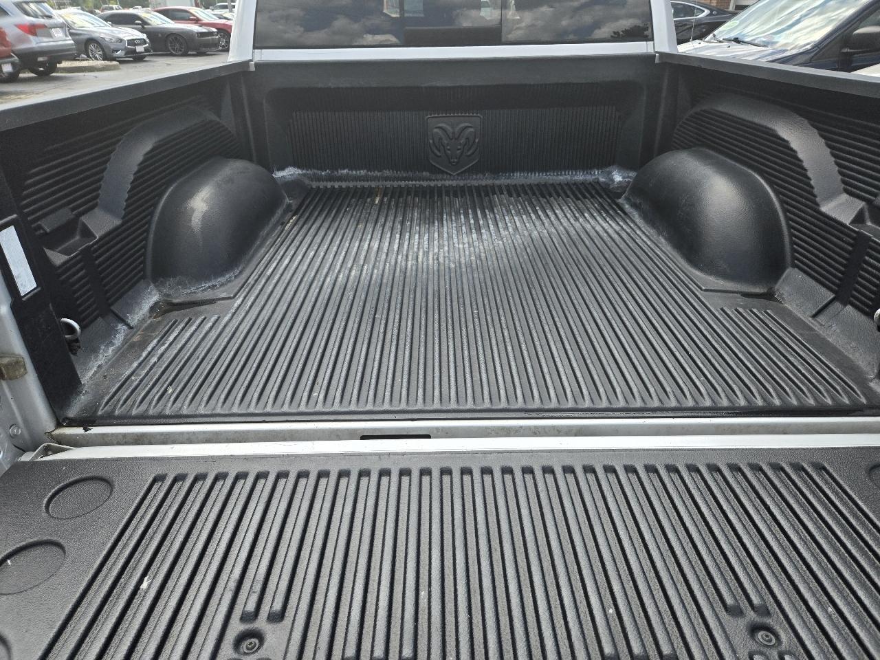 Dodge Ram 1500 2WD Crew Cab 140.5" SLT 2010
