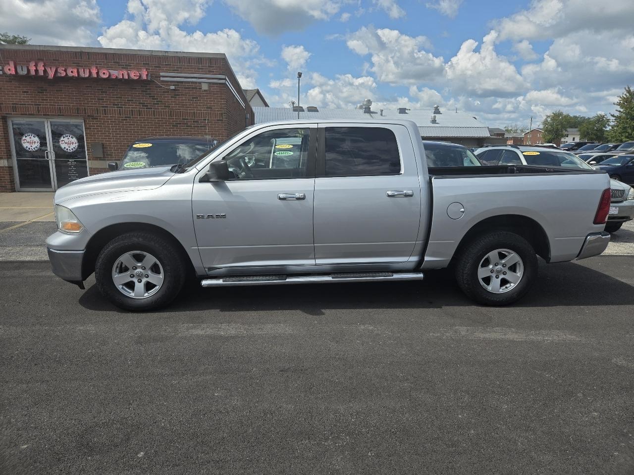 Dodge Ram 1500 2WD Crew Cab 140.5" SLT 2010