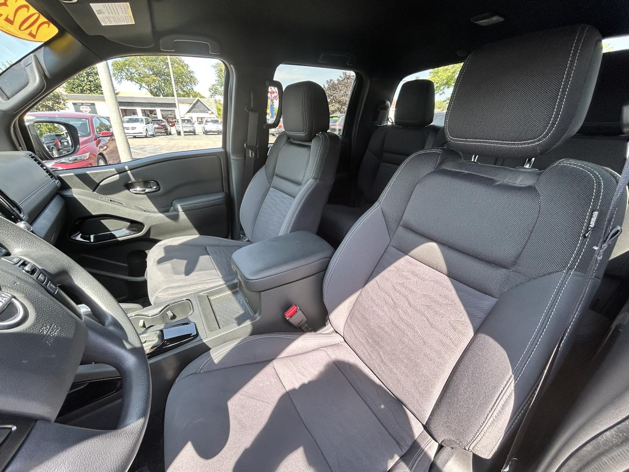 Nissan Frontier Crew Cab 4x4 SV Auto 2023