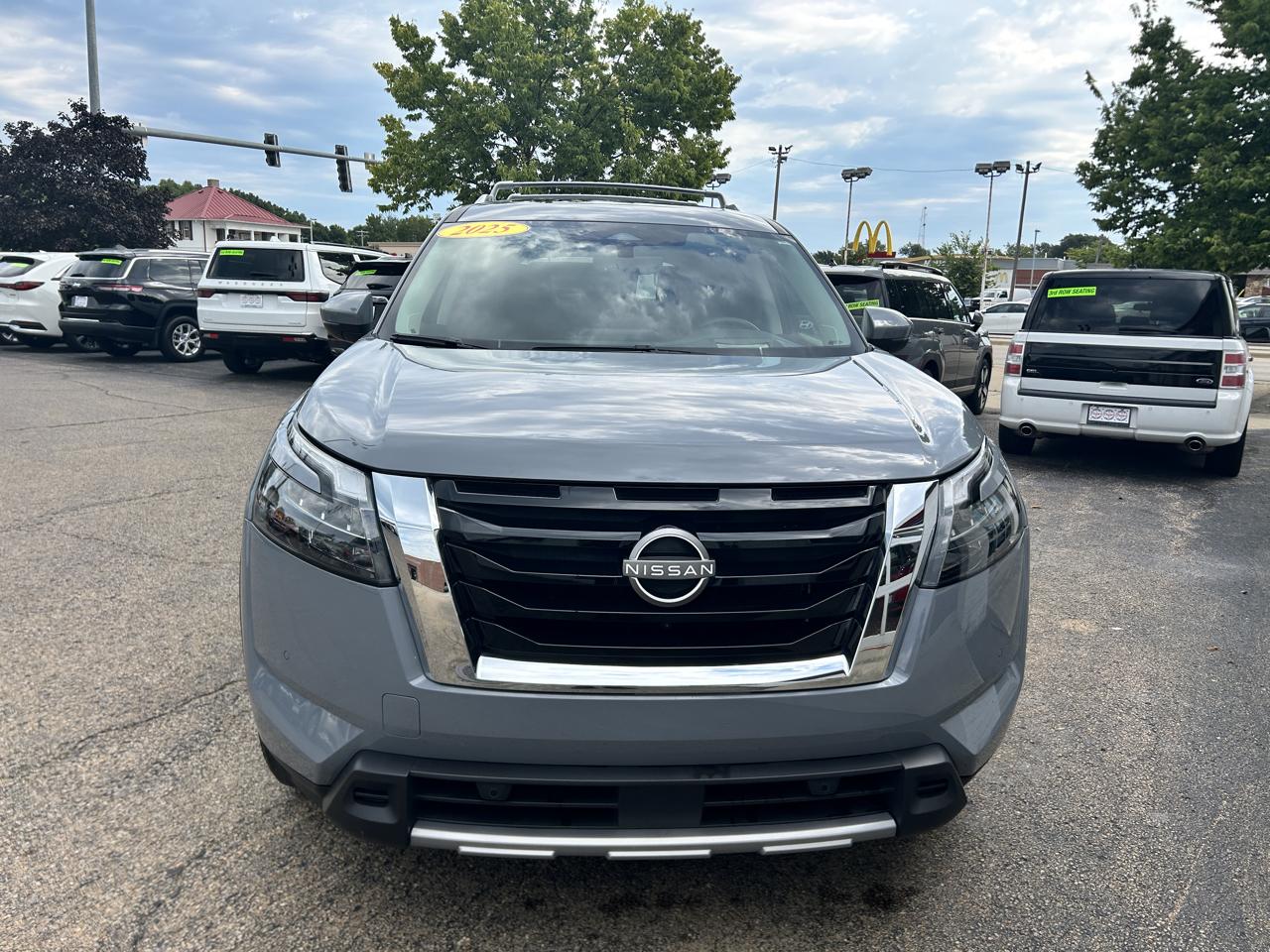 Nissan Pathfinder Platinum 4WD 2025