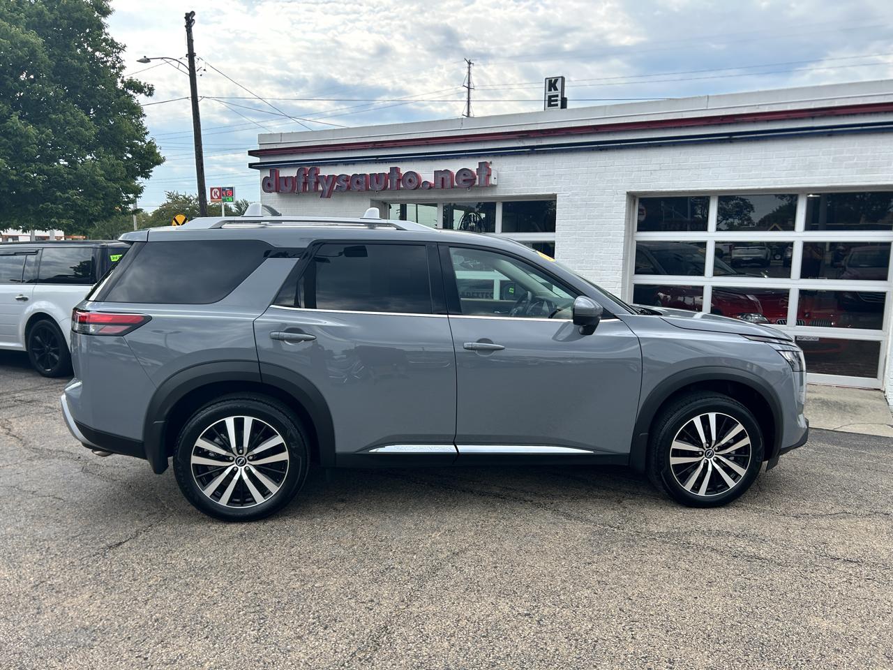Nissan Pathfinder Platinum 4WD 2025
