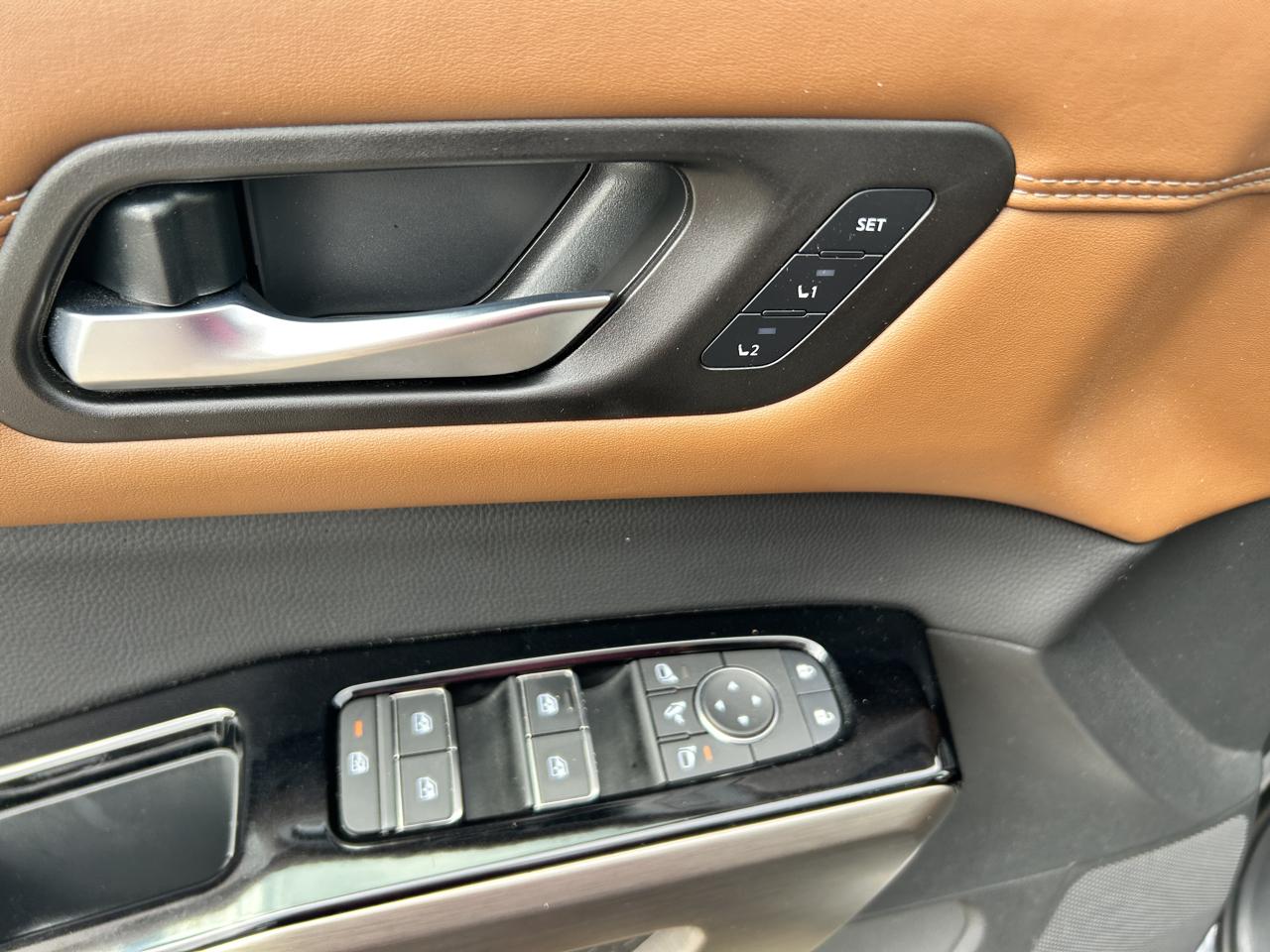 Nissan Pathfinder Platinum 4WD 2025