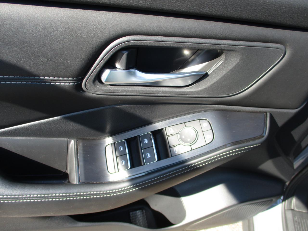 Nissan Rogue AWD SL 2025