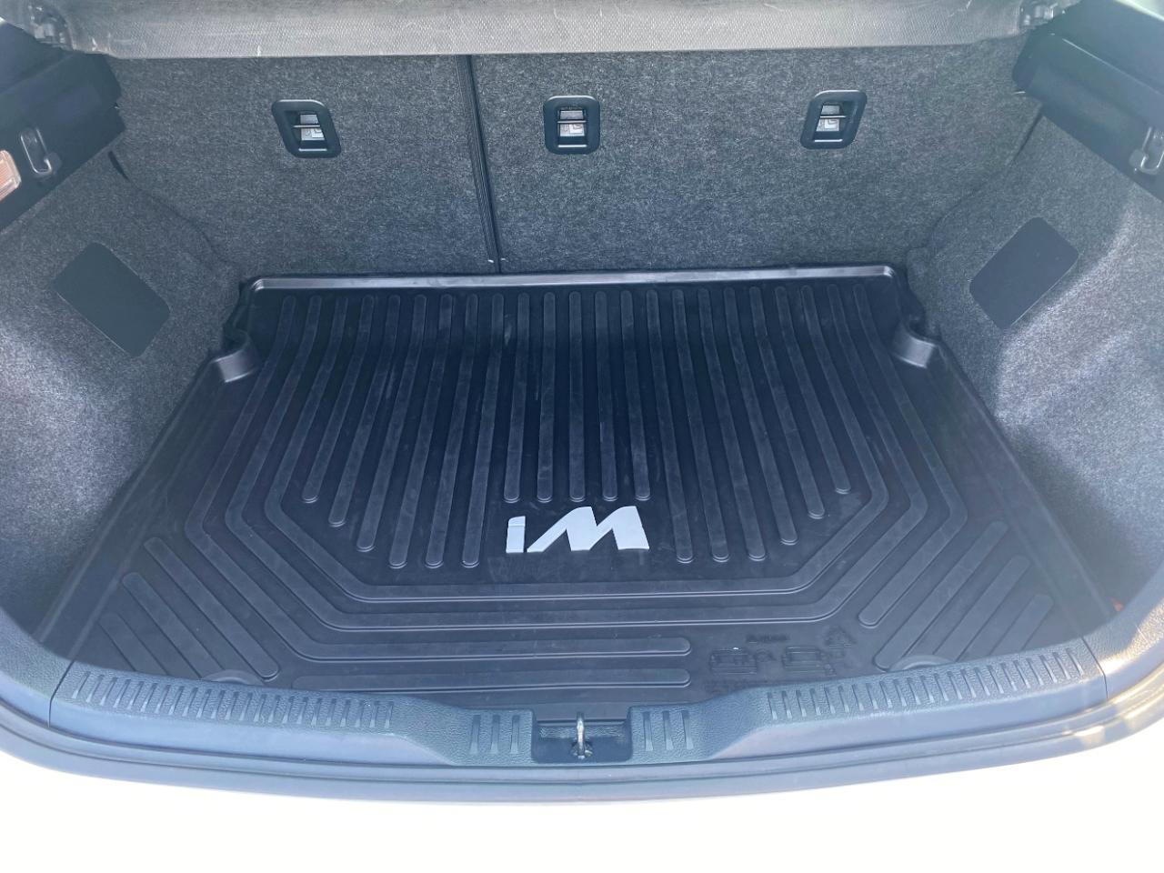 Toyota Corolla iM Manual (Natl) 2018