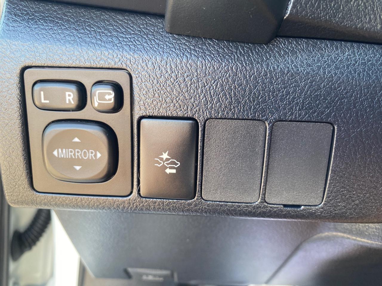 Toyota Corolla iM Manual (Natl) 2018