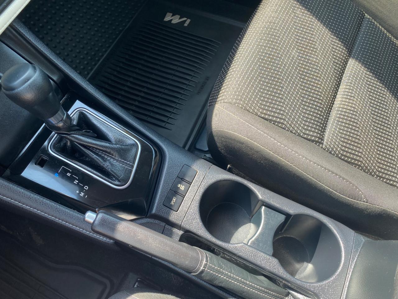 Toyota Corolla iM Manual (Natl) 2018