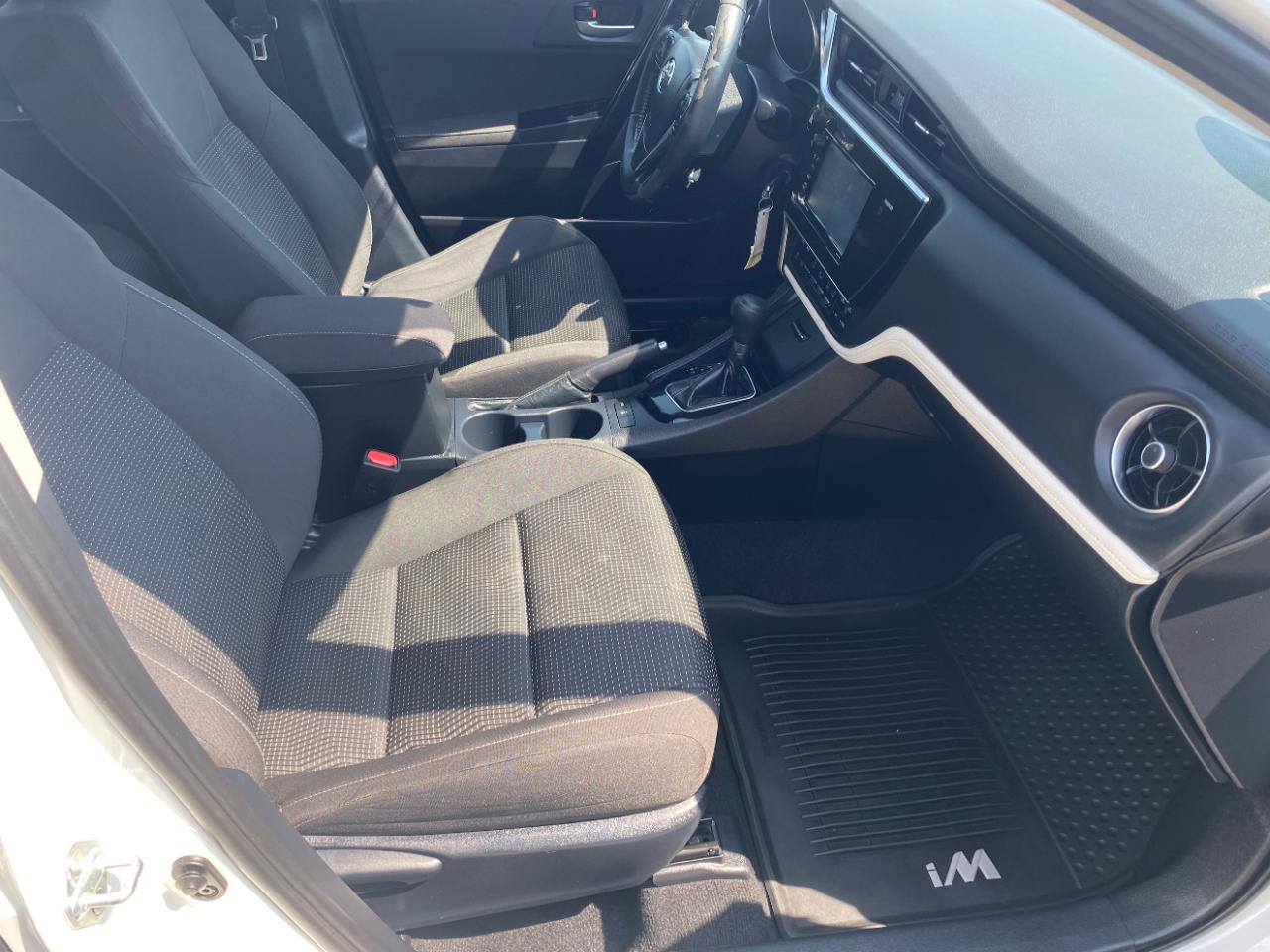 Toyota Corolla iM Manual (Natl) 2018