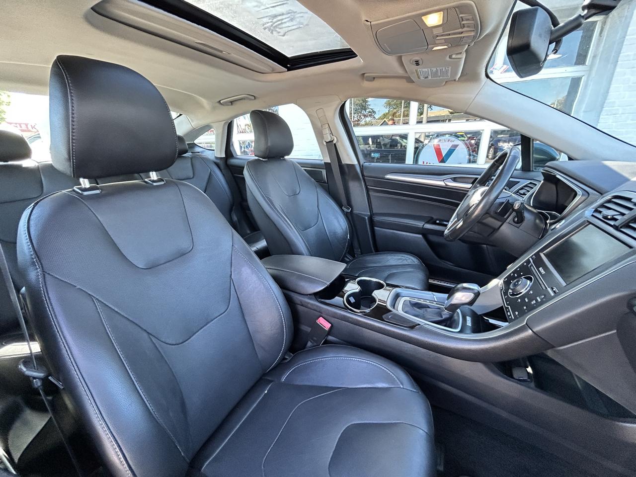 Ford Fusion 4dr Sdn Titanium FWD 2015