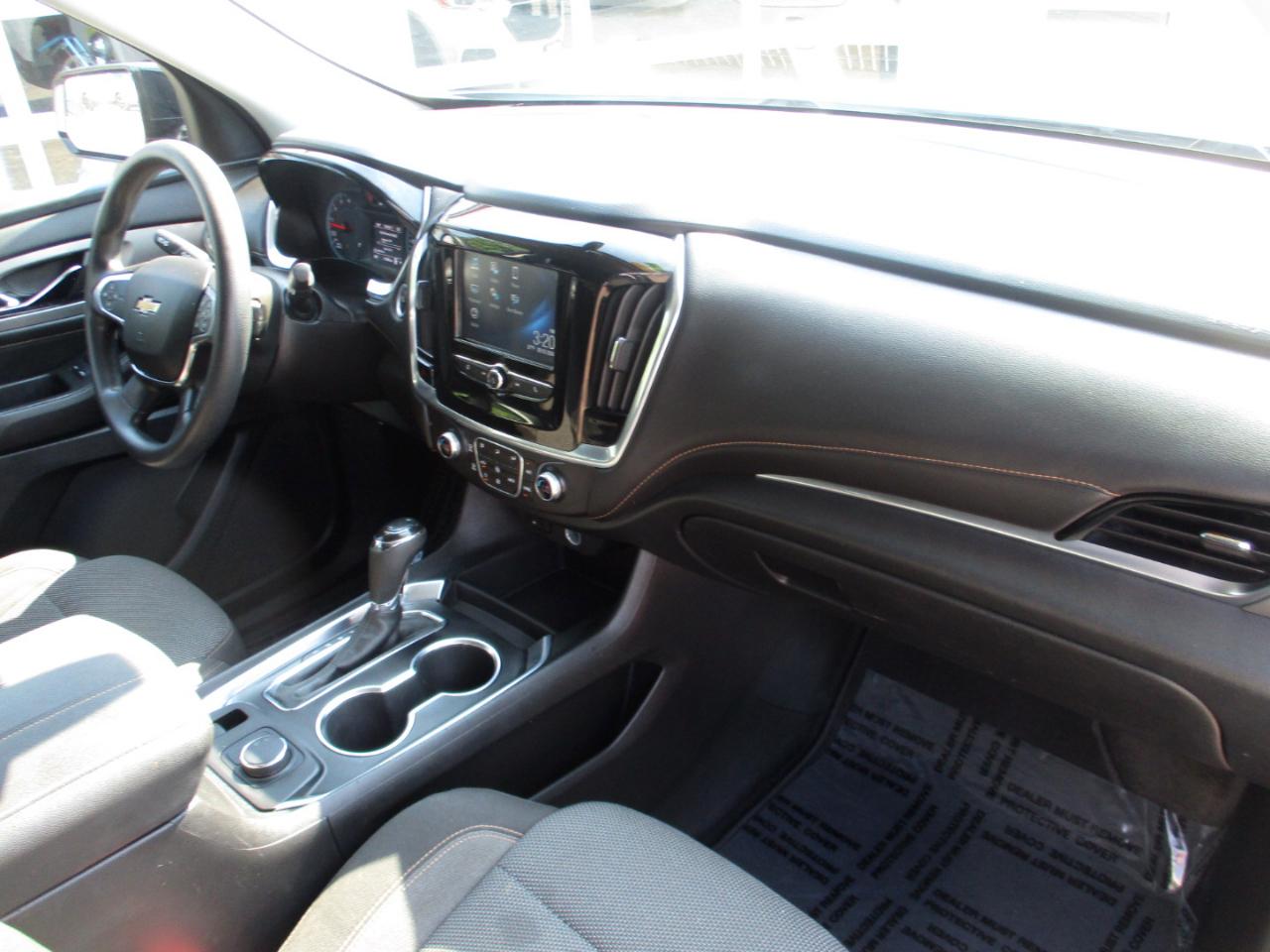 Chevrolet Traverse FWD 4dr L w/1L0 2018