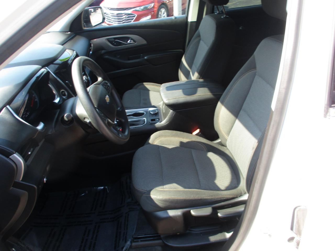 Chevrolet Traverse FWD 4dr L w/1L0 2018