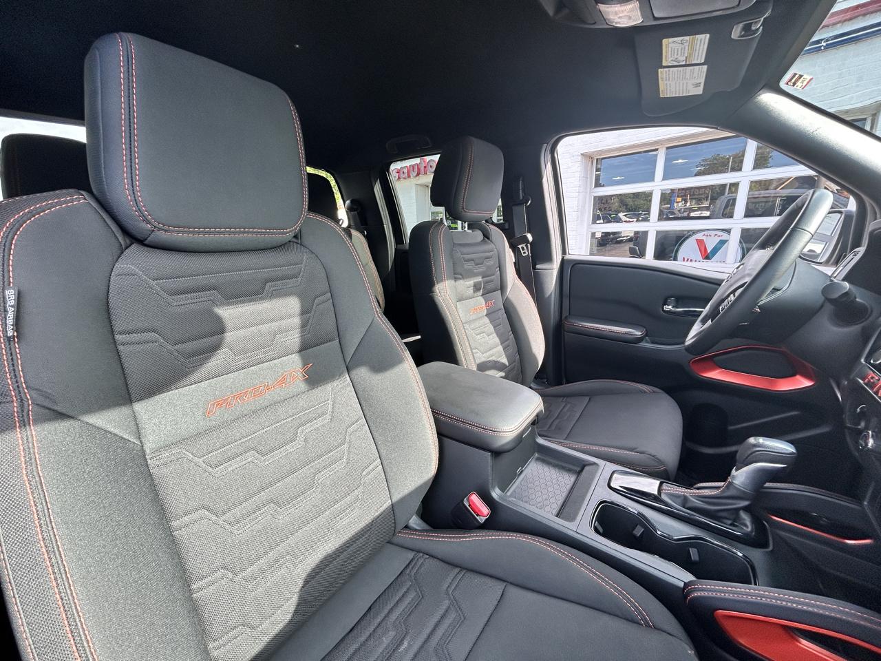 Nissan Frontier Crew Cab 4x4 PRO-4X 2025