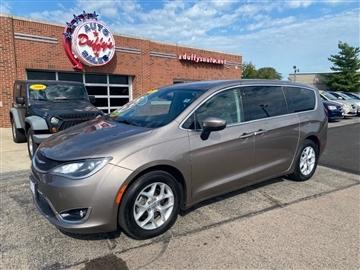 2017 Chrysler Pacifica Touring Plus FWD